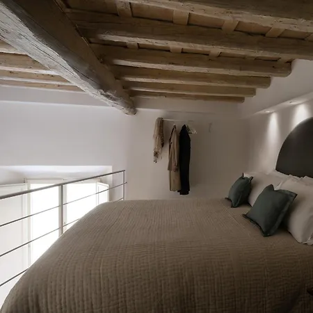 Bright 3-bedroom With Patio In Historic Center Near Duomo Apartment Florence