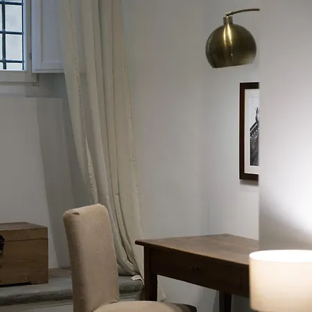Bright 3-bedroom With Patio In Historic Center Near Duomo Apartment