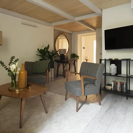 Bright 3-bedroom With Patio In Historic Center Near Duomo Apartment