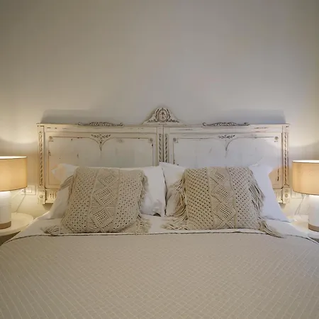 Appartamento Bright 3-bedroom With Patio In Historic Center Near Duomo *