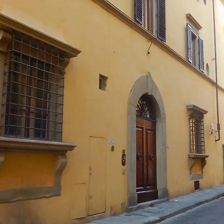 Bright 3-bedroom With Patio In Historic Center Near Duomo Appartamento *